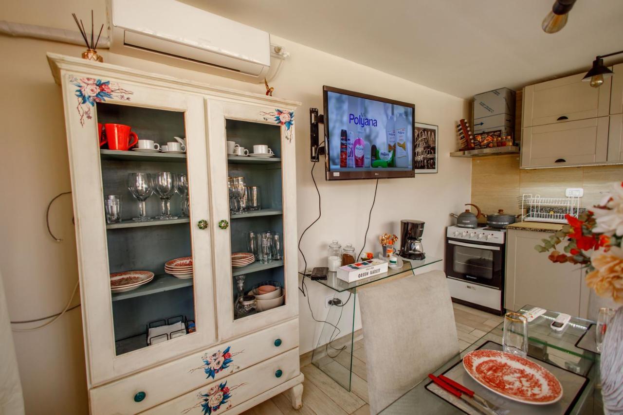 Regina Apartment