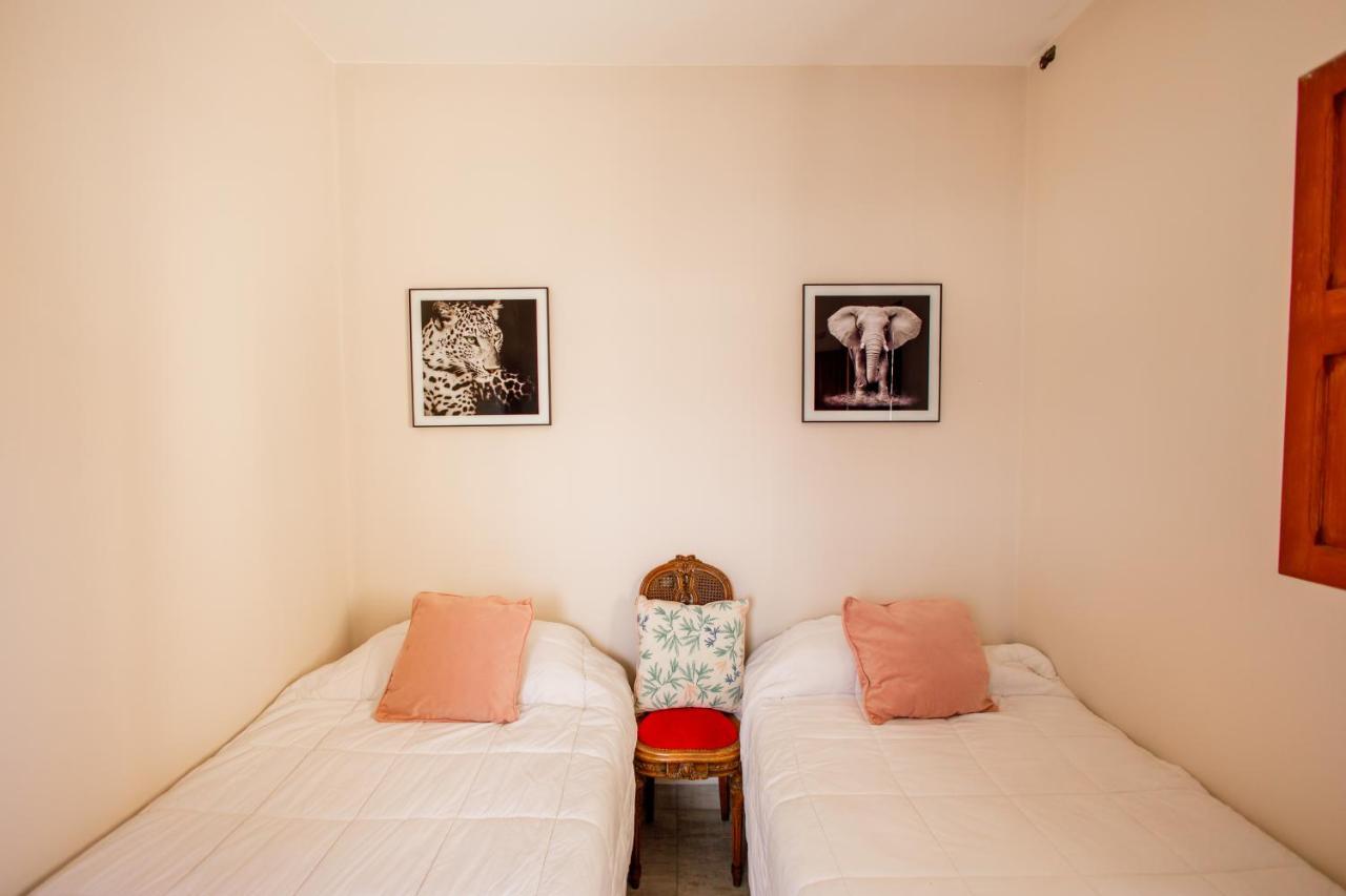 Regina Apartment *